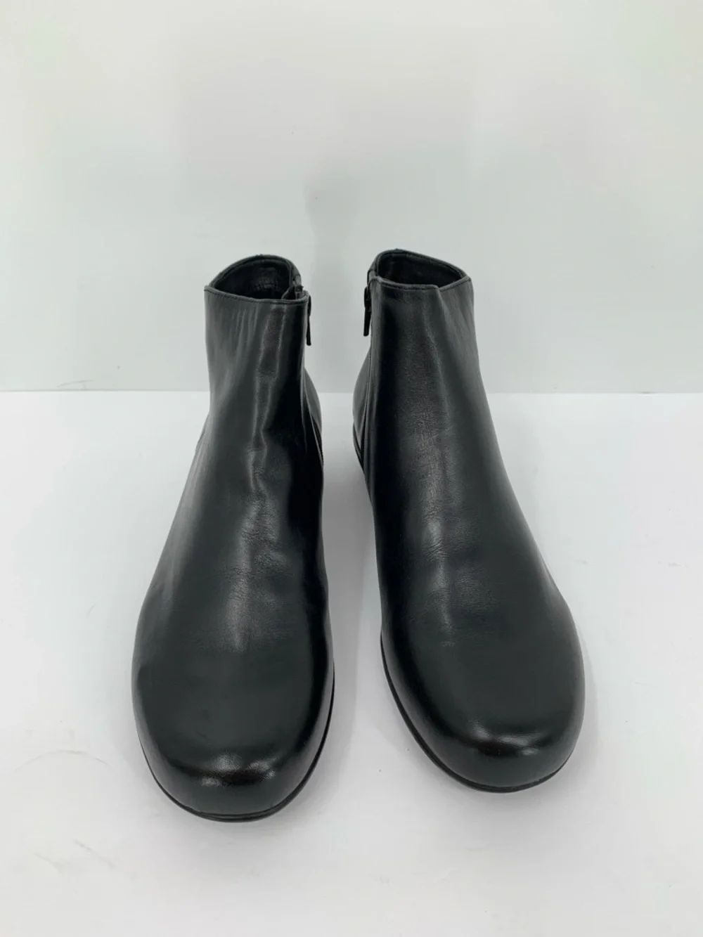 Ros Hommerson Ezra ankle boots black leather zipper shoe comfort women EUC 10.5
